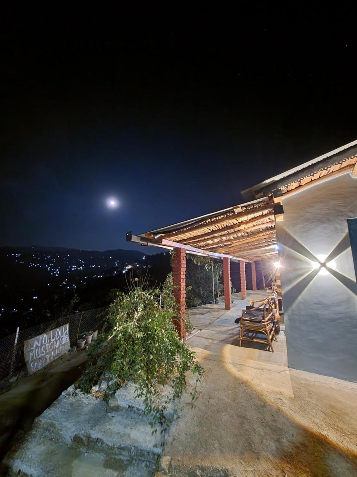 Zenoaks Homestay Almora Luaran gambar