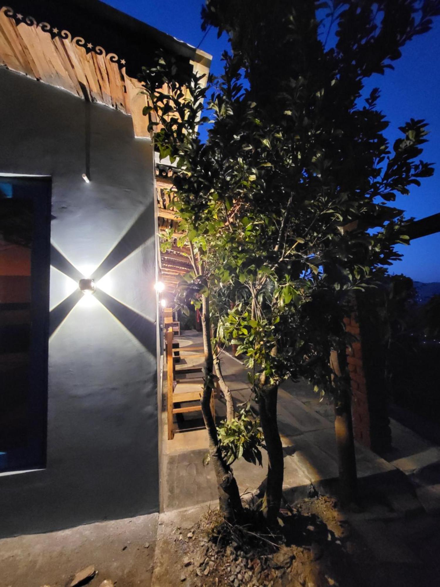 Zenoaks Homestay Almora Luaran gambar