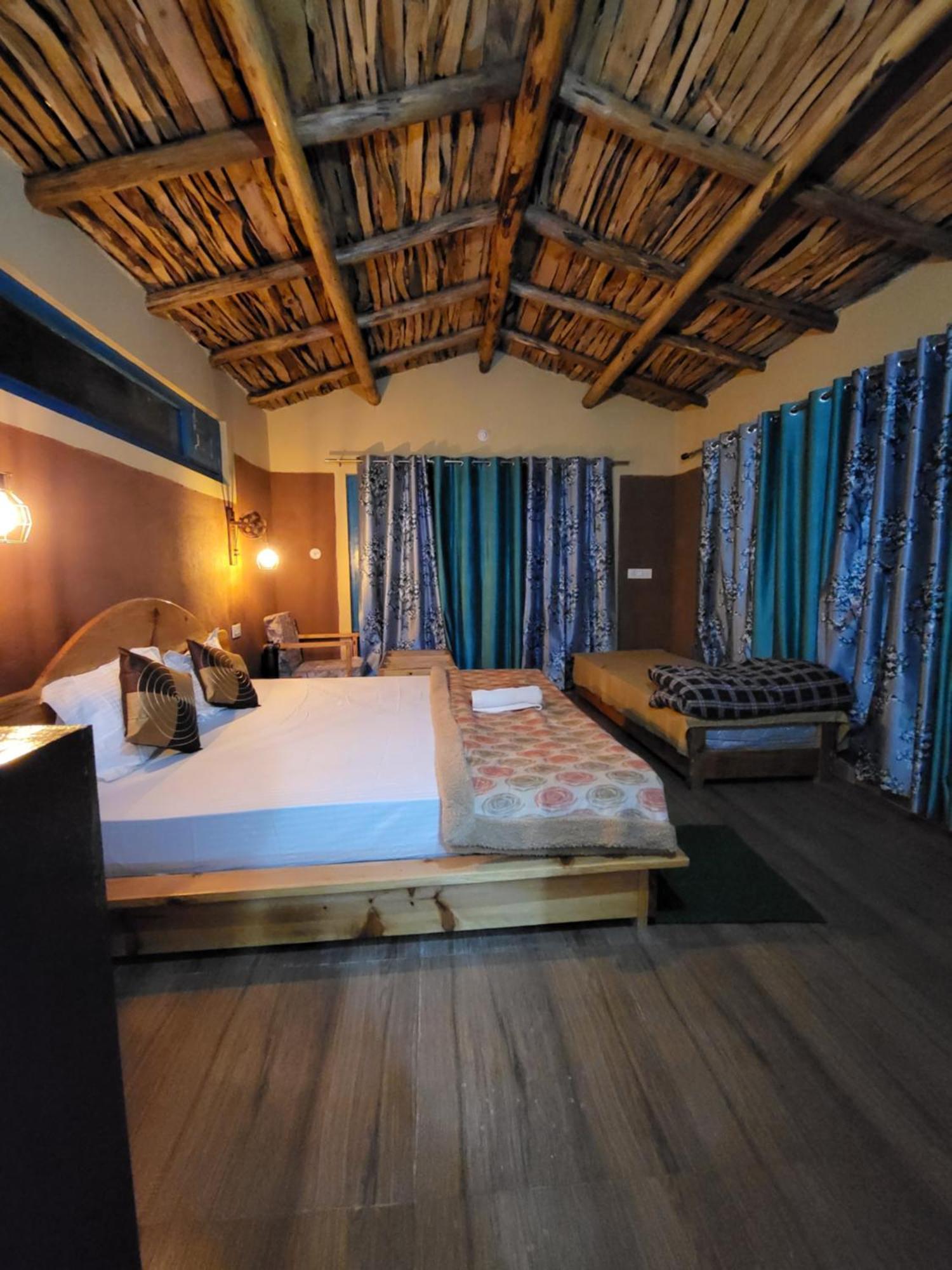 Zenoaks Homestay Almora Luaran gambar