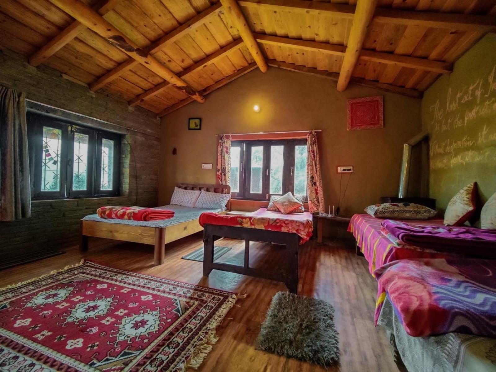 Zenoaks Homestay Almora Bilik gambar