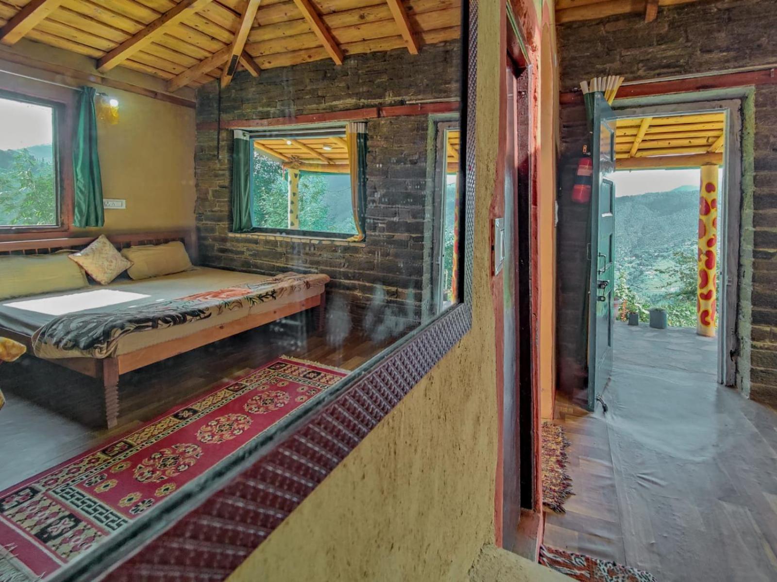 Zenoaks Homestay Almora Bilik gambar