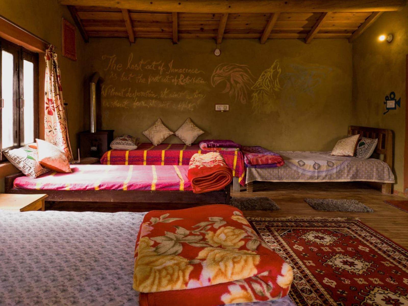 Zenoaks Homestay Almora Bilik gambar