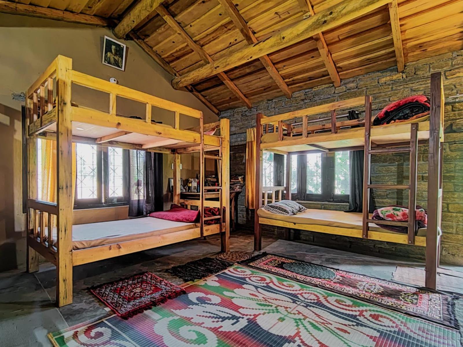 Zenoaks Homestay Almora Bilik gambar